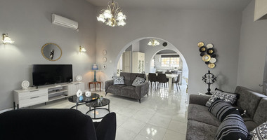 FOR RENT UPPER LEVEL TWO BEDROOM APARTMENT IN MESA GEITONIA