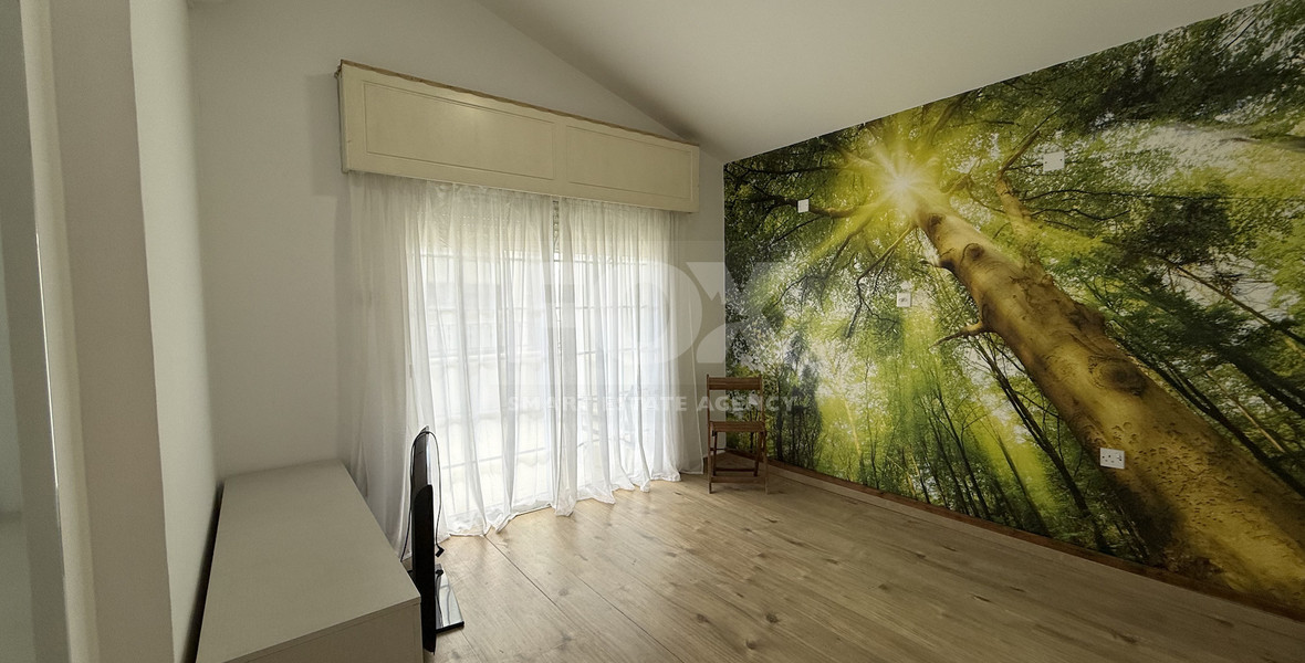 FOR RENT UPPER LEVEL TWO BEDROOM APARTMENT IN MESA GEITONIA