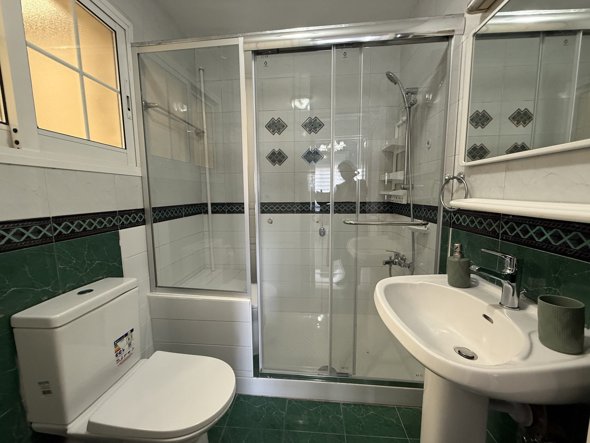 Mieszkanie 2 pokoi 100 m² w Limassol District, Cypr