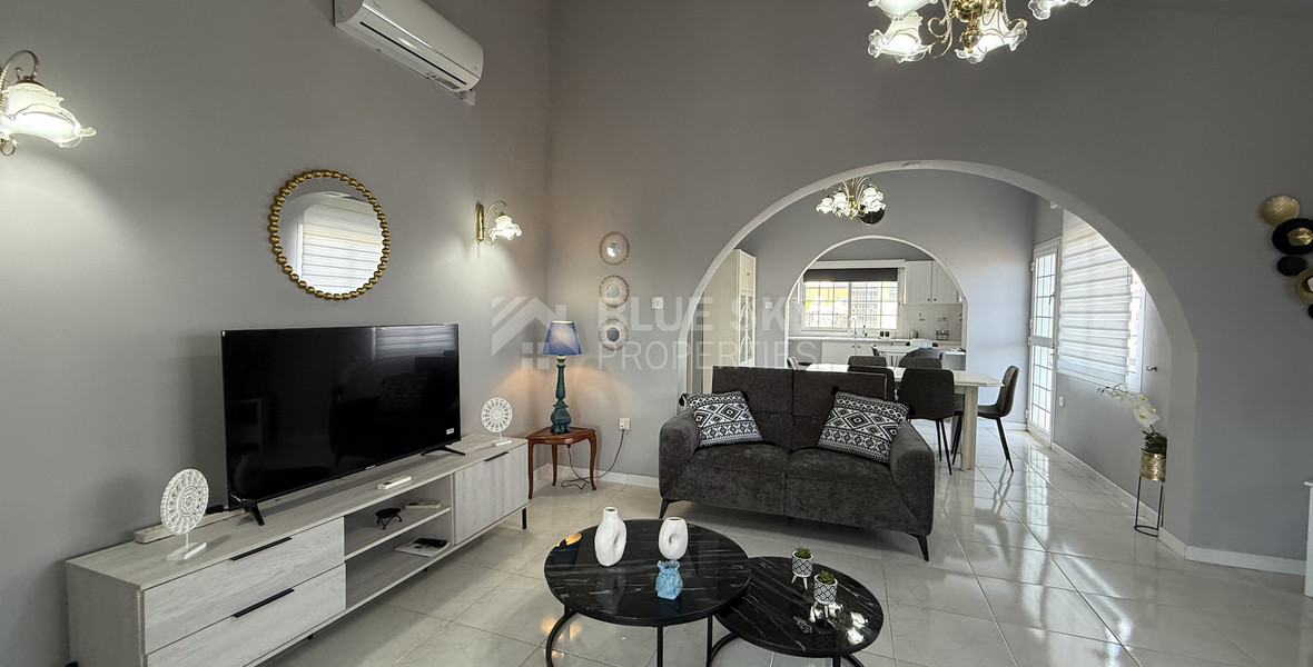 FOR RENT UPPER LEVEL TWO BEDROOM APARTMENT IN MESA GEITONIA