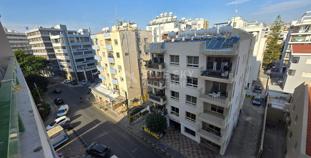 Two bedroom apartment for rent (upto 4 people) Neapolis, Limassol