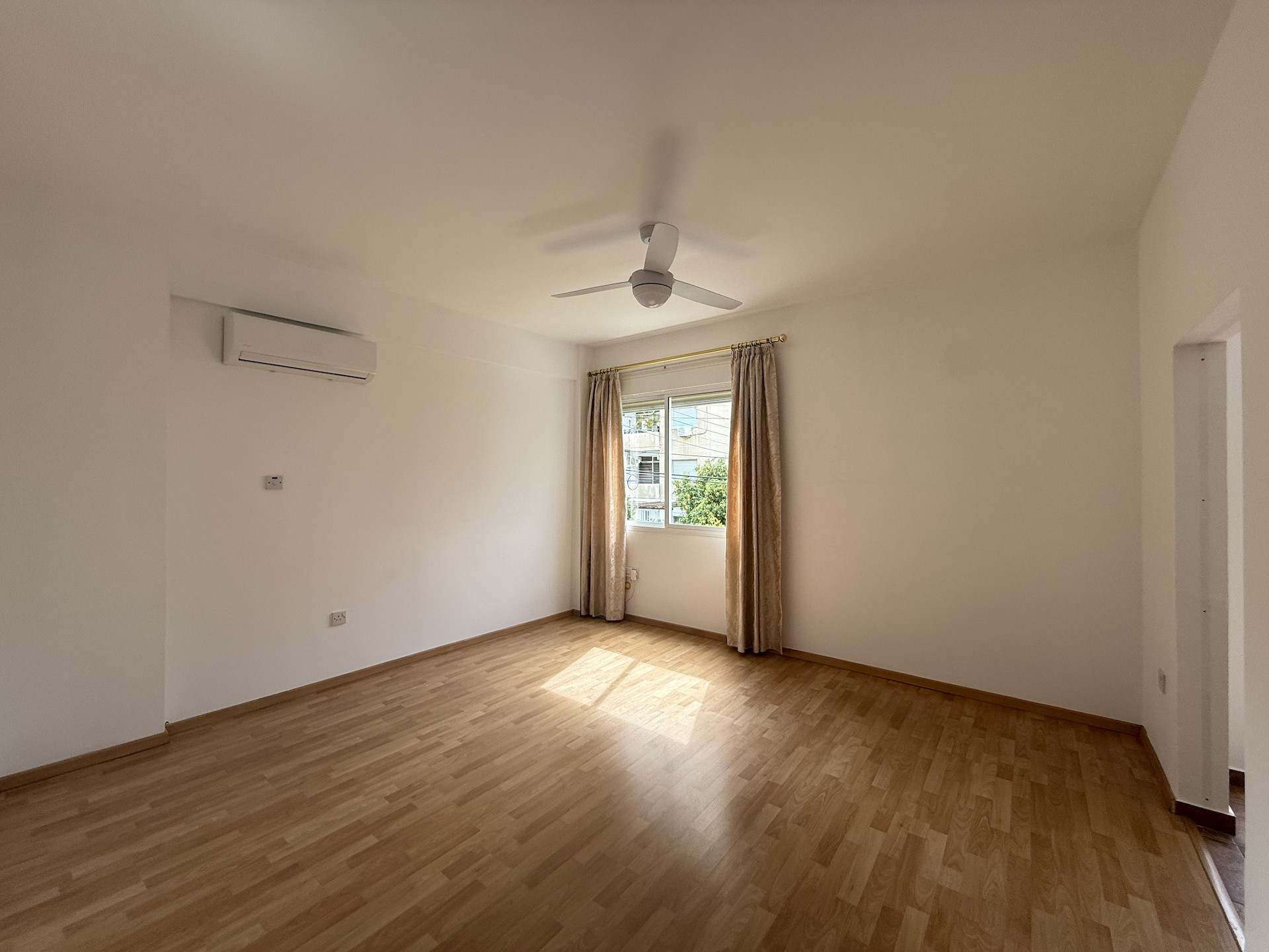 Mieszkanie 3 pokoi 105 m² w Limassol, Cypr