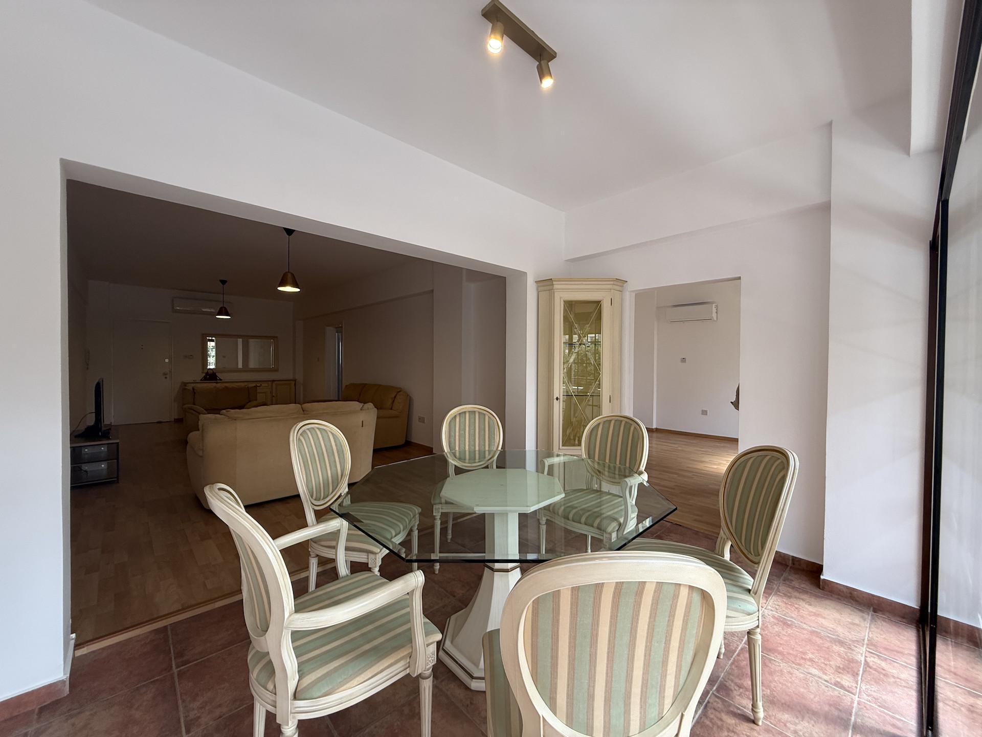 Mieszkanie 3 pokoi 105 m² w Limassol, Cypr