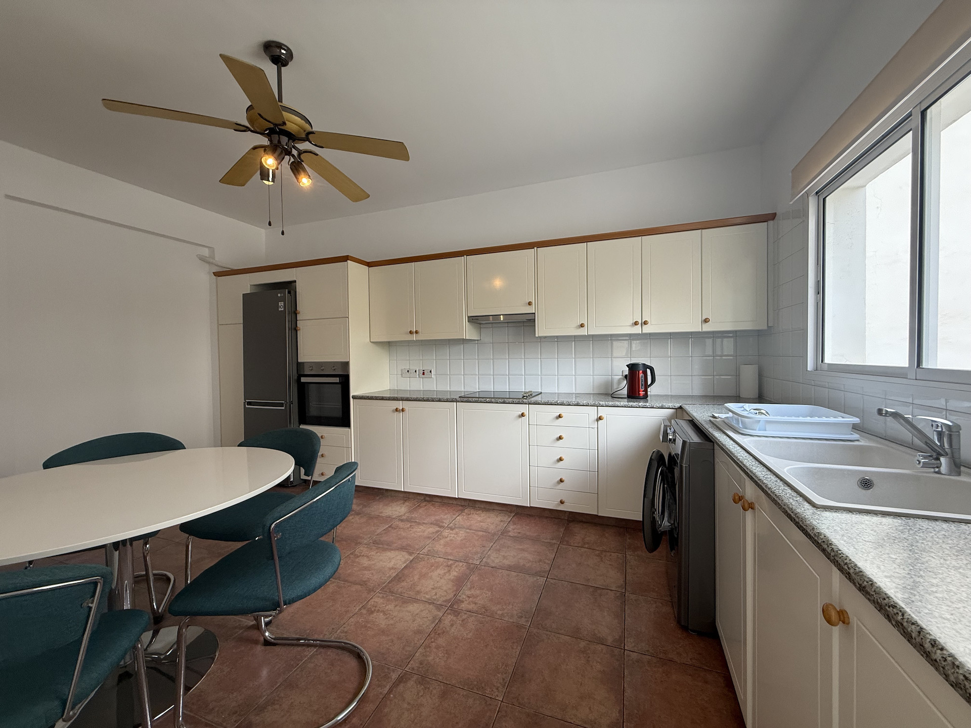 Mieszkanie 3 pokoi 105 m² w Limassol, Cypr