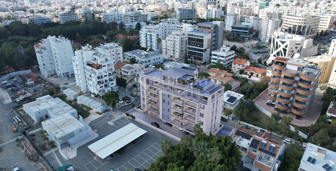 Stylish Two-Bed Apartment Near Seafront in Limassol – Walking distance  to the Beach