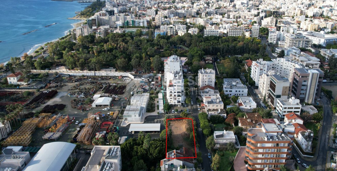 Stylish Two-Bed Apartment Near Seafront in Limassol – Walking distance  to the Beach