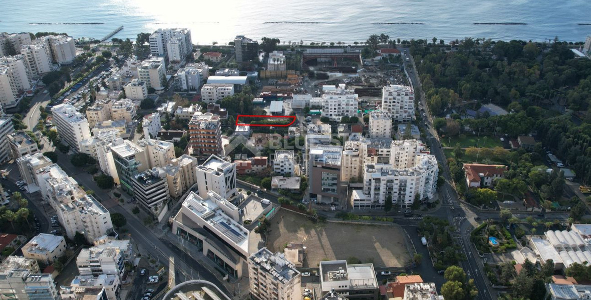 Stylish Two-Bed Apartment Near Seafront in Limassol – Walking distance  to the Beach