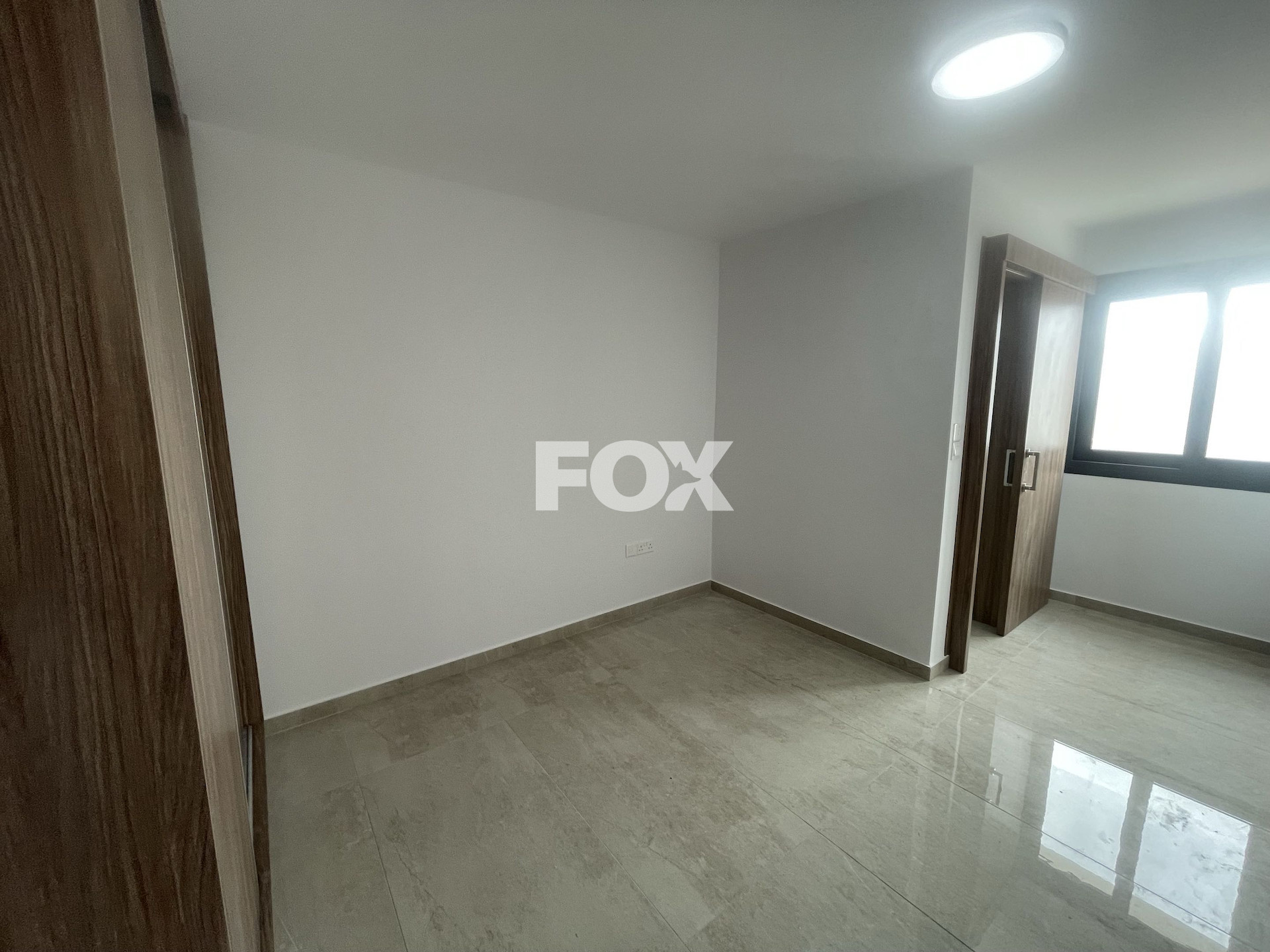 Mieszkanie 2 pokoi 70 m² w Empa, Cypr