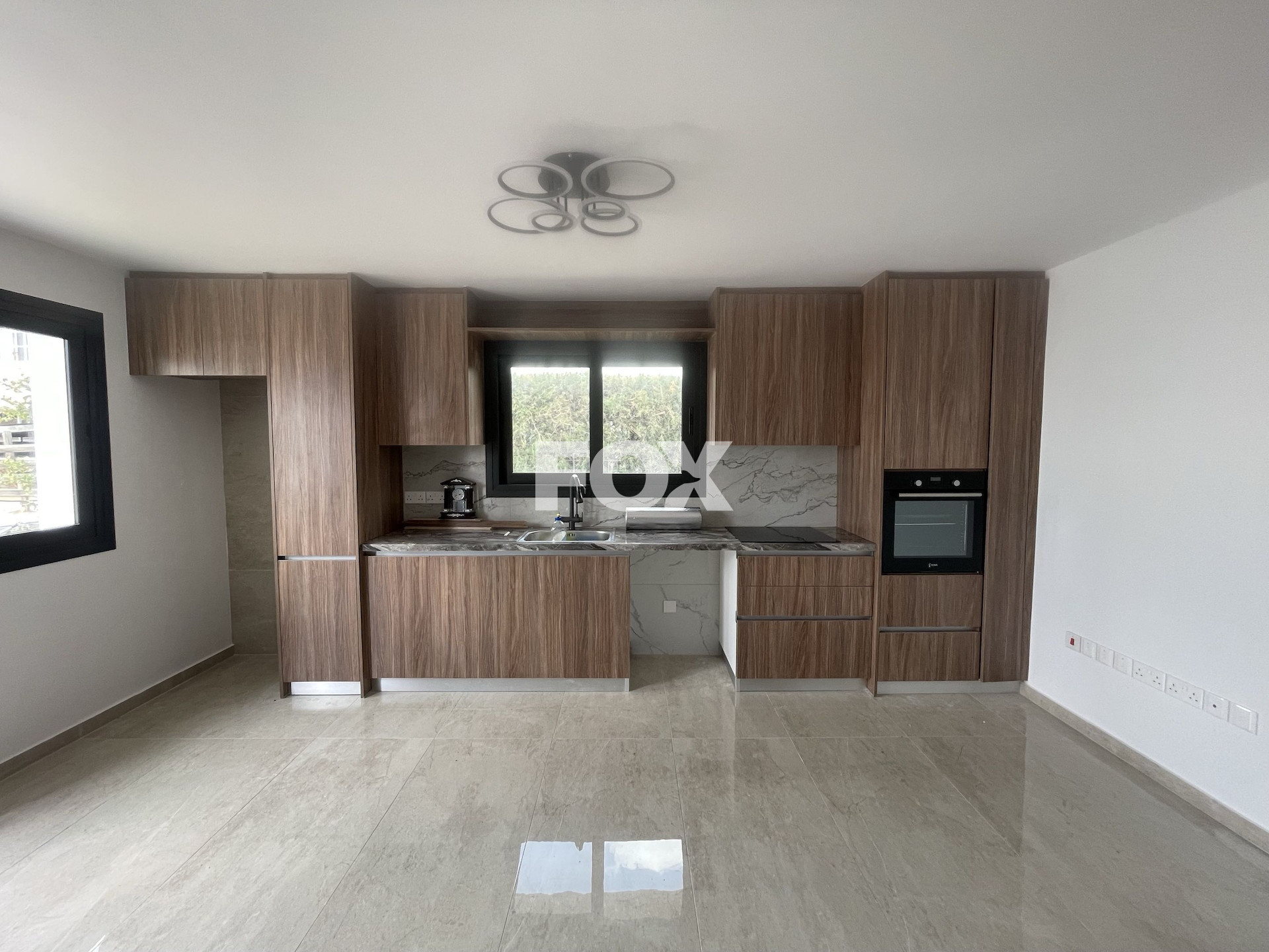 Mieszkanie 2 pokoi 70 m² w Empa, Cypr