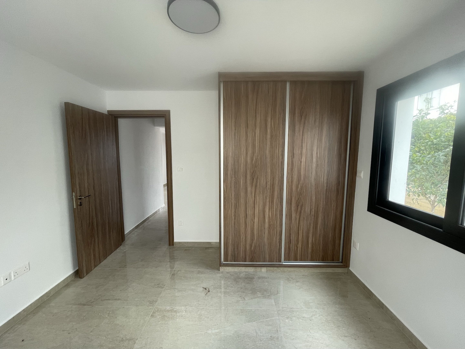 Mieszkanie 2 pokoi 70 m² w Empa, Cypr