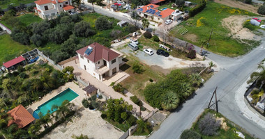 Detached House for Sale in Ypsonas: Big Plot with Partial Sea Views
