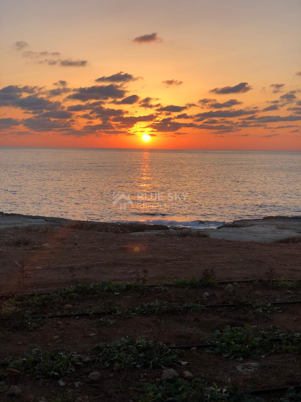 Luxurious Four Bedroom Seafront Villa – Unobstructed Views & Premium Living for Sale