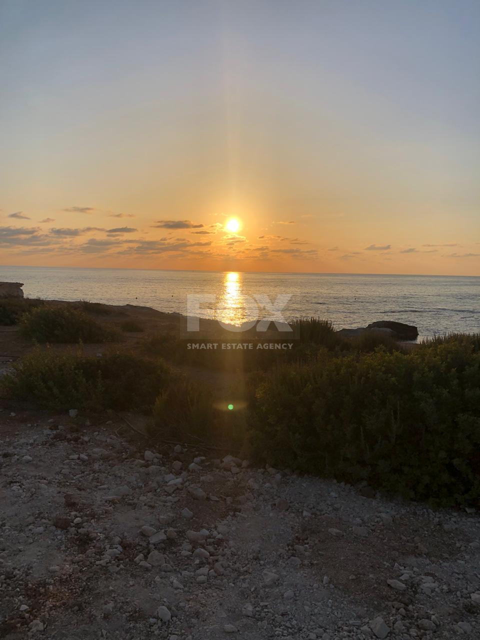 Luxurious Four Bedroom Seafront Villa – Unobstructed Views & Premium Living for Sale