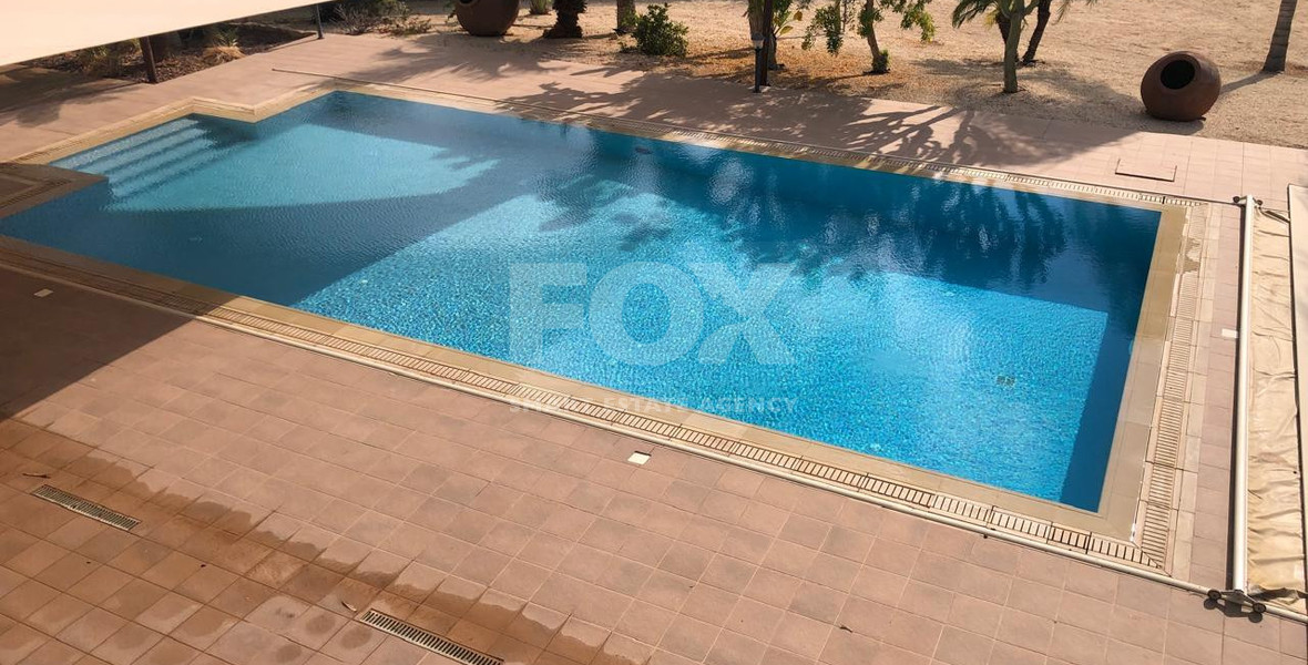 Luxurious Four Bedroom Seafront Villa – Unobstructed Views & Premium Living for Sale