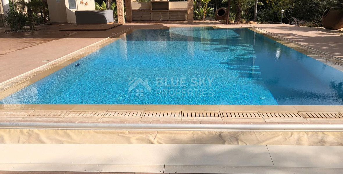 Luxurious Four Bedroom Seafront Villa – Unobstructed Views & Premium Living for Sale