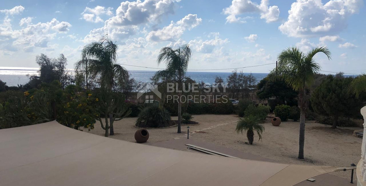 Luxurious Four Bedroom Seafront Villa – Unobstructed Views & Premium Living for Sale