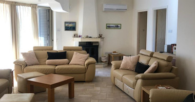 Luxurious Four Bedroom Seafront Villa – Unobstructed Views & Premium Living for Sale