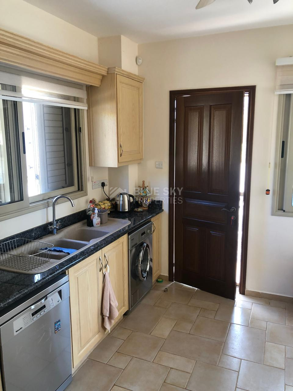 Luxurious Four Bedroom Seafront Villa – Unobstructed Views & Premium Living for Sale