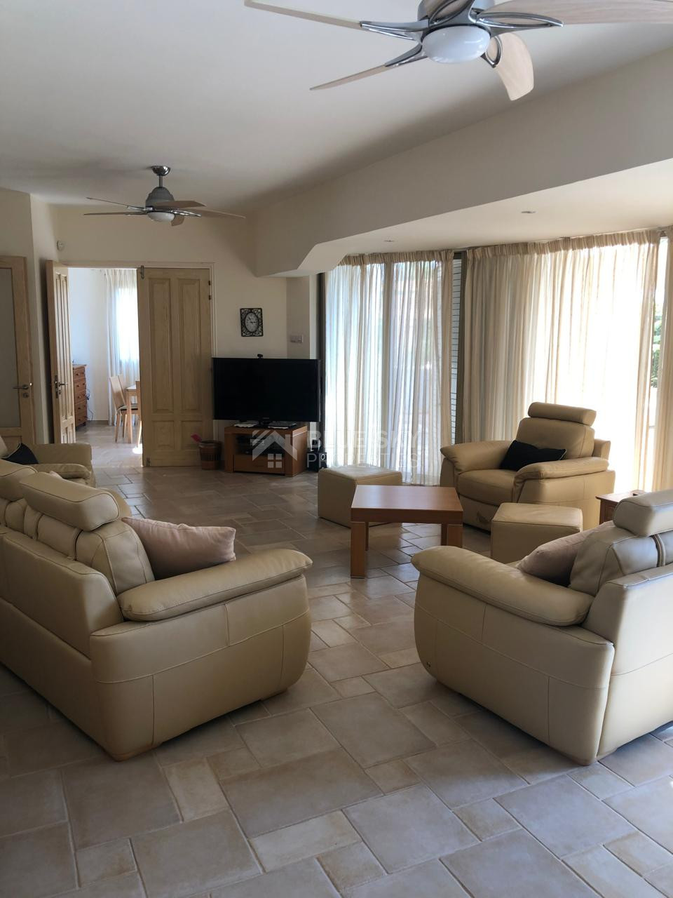 Luxurious Four Bedroom Seafront Villa – Unobstructed Views & Premium Living for Sale