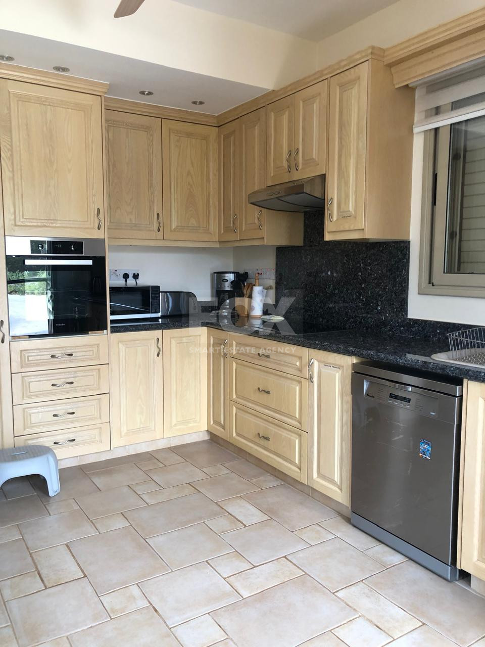 Luxurious Four Bedroom Seafront Villa – Unobstructed Views & Premium Living for Sale