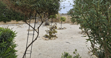 Luxurious Four Bedroom Seafront Villa – Unobstructed Views & Premium Living for Sale