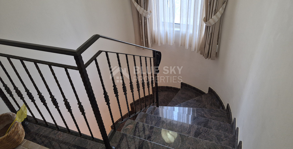 Luxurious Four Bedroom Seafront Villa – Unobstructed Views & Premium Living for Sale