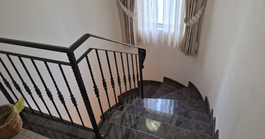 Luxurious Four Bedroom Seafront Villa – Unobstructed Views & Premium Living for Sale