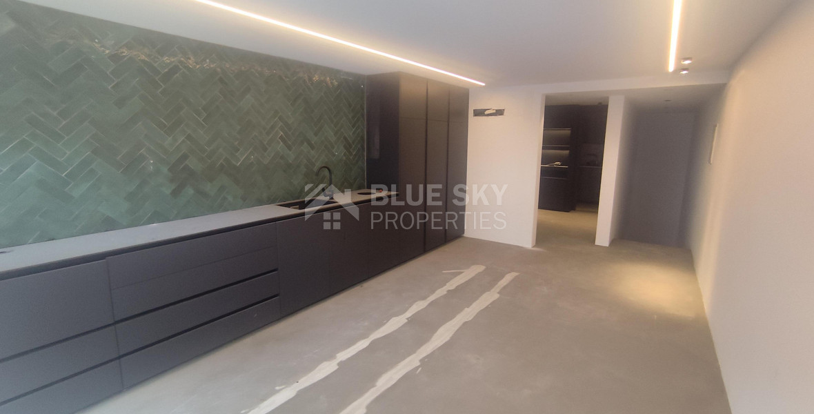 Prime 100 sq.m. Shop / Office for Rent in Tsiflikoudia
