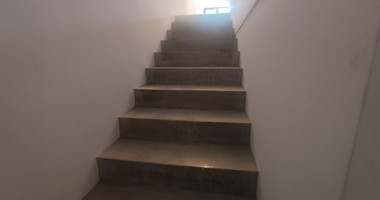 Prime 100 sq.m. Shop / Office for Rent in Tsiflikoudia