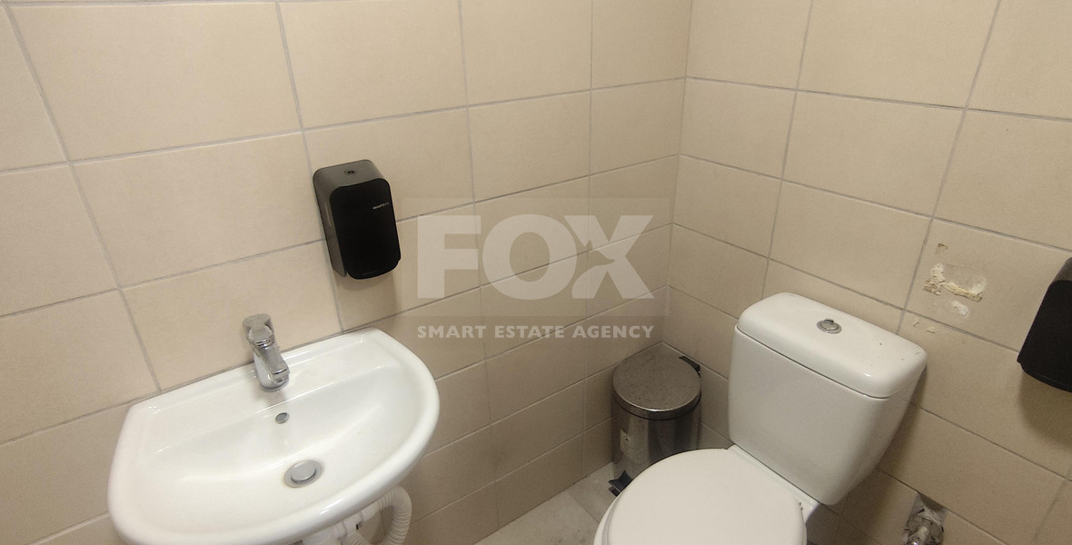 Prime 100 sq.m. Shop / Office for Rent in Tsiflikoudia