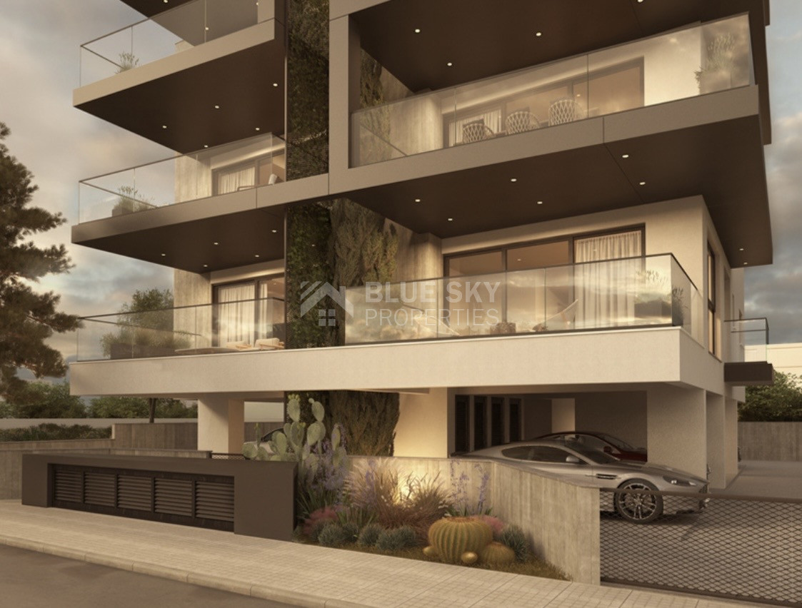 RENT: NEW EXCLUSIVE 2 BEDROOM FURNISHED APARTMENT IN PRIME CITY LOCATION WALKING DISTANCE TO ALL AMENITIES.