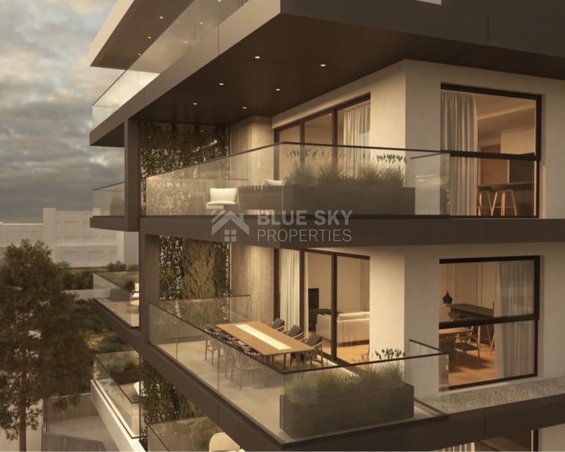 RENT: NEW EXCLUSIVE 2 BEDROOM FURNISHED APARTMENT IN PRIME CITY LOCATION WALKING DISTANCE TO ALL AMENITIES.