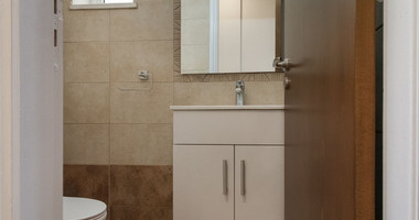 Renovated Three-Bedroom Top Floor Apartment for Rent in Petrou & Pavlou, Limassol