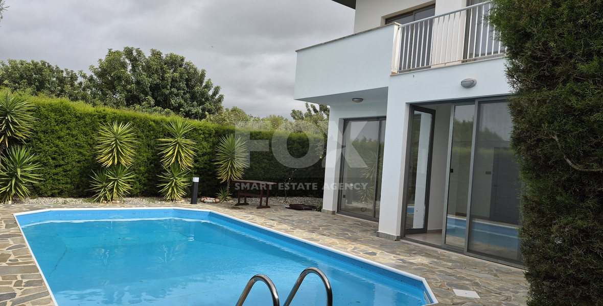 Detached Two Bedroom Villa in Mesa Chorio For Rent