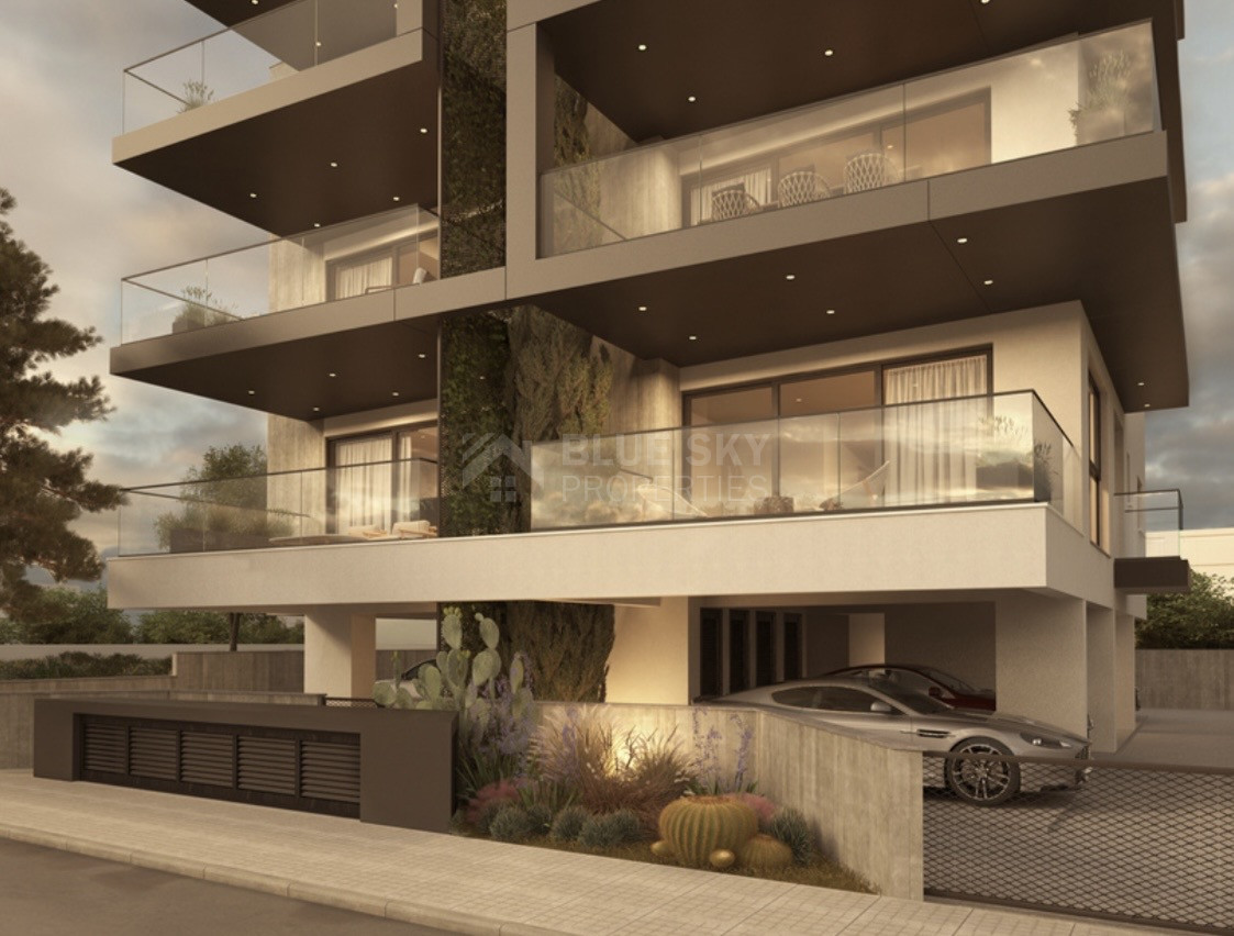 RENT: NEW EXCLUSIVE 3 BEDROOM & 3 BATHROOM FURNISHED PENTHOUSE WITH PRIVATE ROOF TOP SWIMMING POOL IN PRIME CITY LOCATION .I