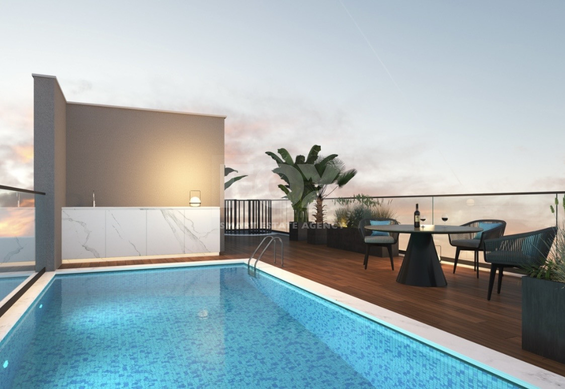 RENT: NEW EXCLUSIVE 3 BEDROOM & 3 BATHROOM FURNISHED PENTHOUSE WITH PRIVATE ROOF TOP SWIMMING POOL IN PRIME CITY LOCATION .I