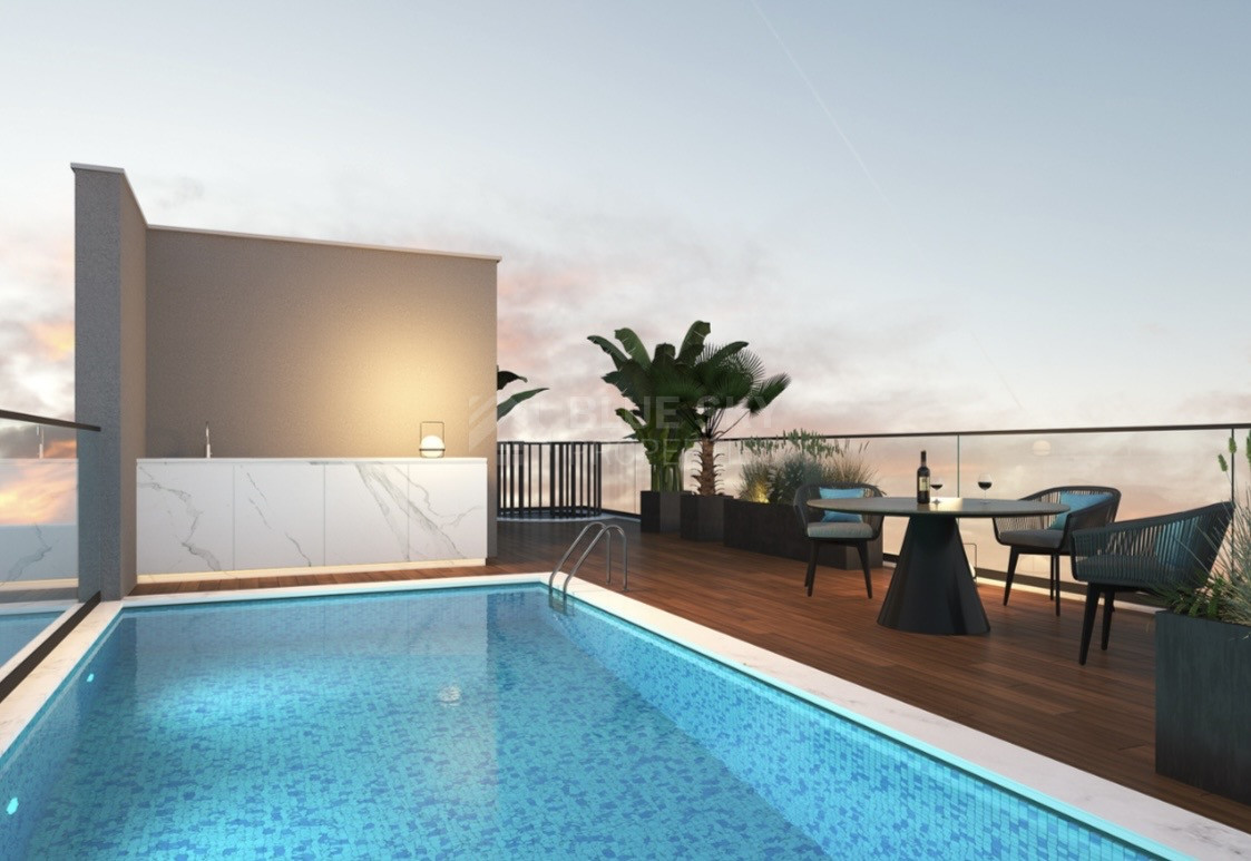 RENT: NEW EXCLUSIVE 3 BEDROOM & 3 BATHROOM FURNISHED PENTHOUSE WITH PRIVATE ROOF TOP SWIMMING POOL IN PRIME CITY LOCATION .I