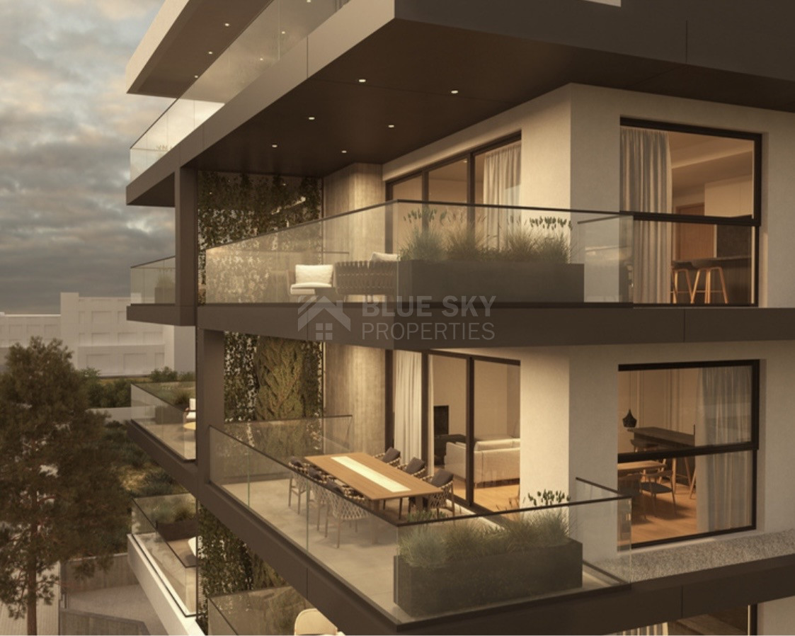 RENT: NEW EXCLUSIVE 3 BEDROOM & 3 BATHROOM FURNISHED PENTHOUSE WITH PRIVATE ROOF TOP SWIMMING POOL IN PRIME CITY LOCATION .I