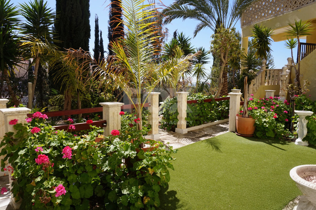 Luxury Five Bedroom Detached Villa with Panoramic Sea Views in Tala For Sale