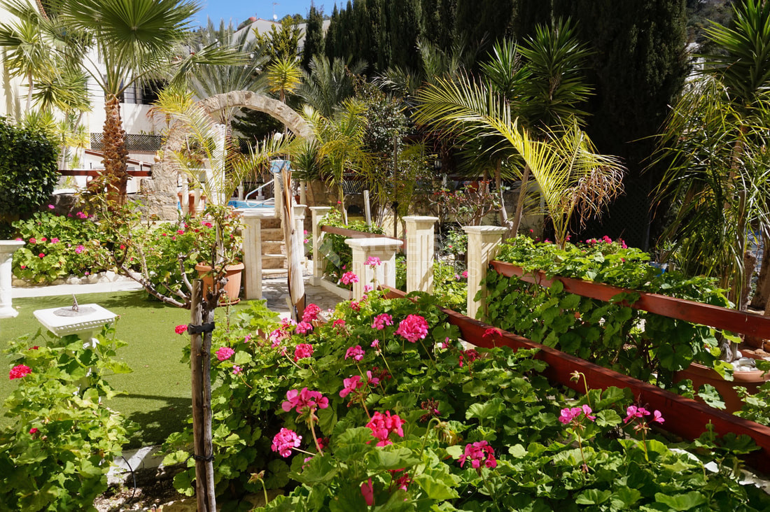 Luxury Five Bedroom Detached Villa with Panoramic Sea Views in Tala For Sale
