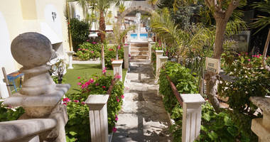 Luxury Five Bedroom Detached Villa with Panoramic Sea Views in Tala For Sale