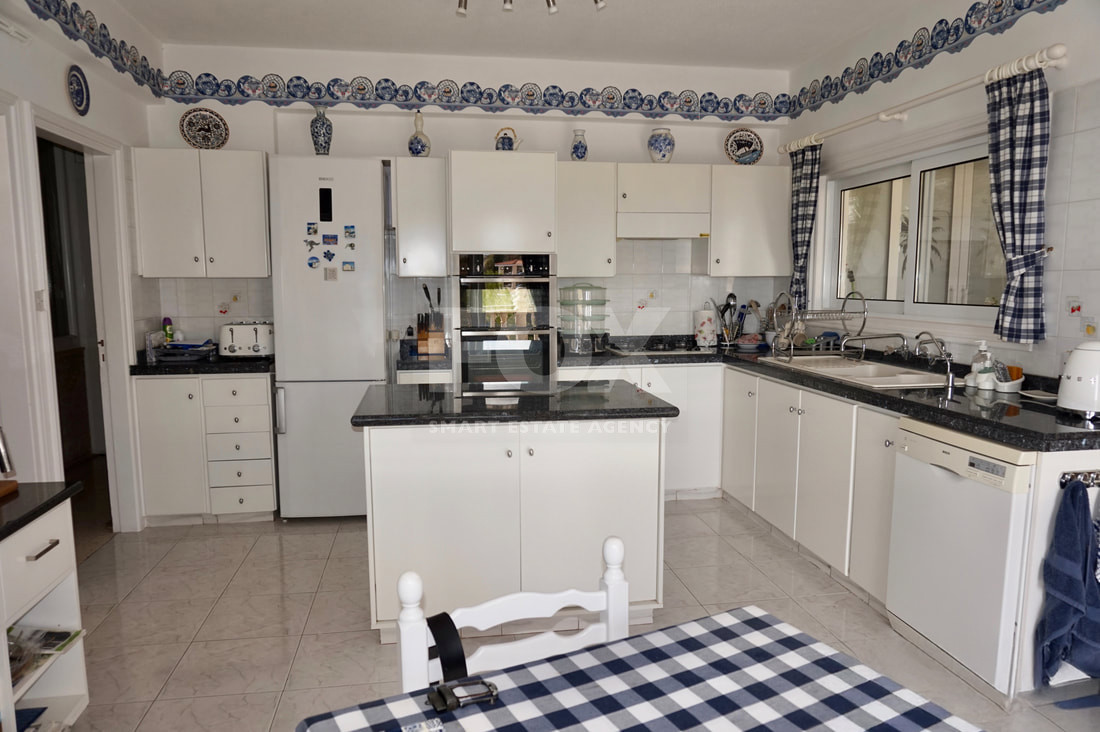 Luxury Five Bedroom Detached Villa with Panoramic Sea Views in Tala For Sale