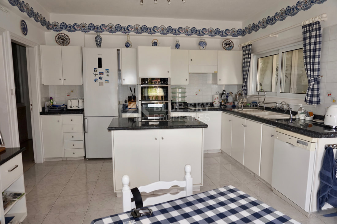 Luxury Five Bedroom Detached Villa with Panoramic Sea Views in Tala For Sale