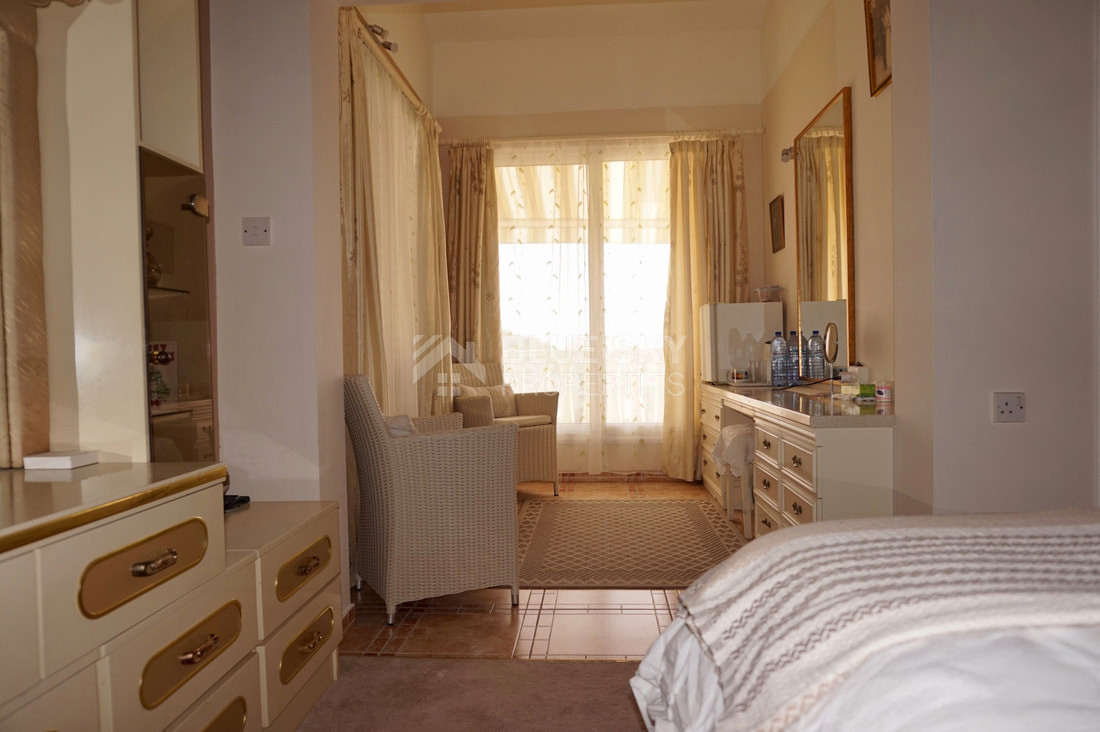 Luxury Five Bedroom Detached Villa with Panoramic Sea Views in Tala For Sale