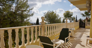 Luxury Five Bedroom Detached Villa with Panoramic Sea Views in Tala For Sale
