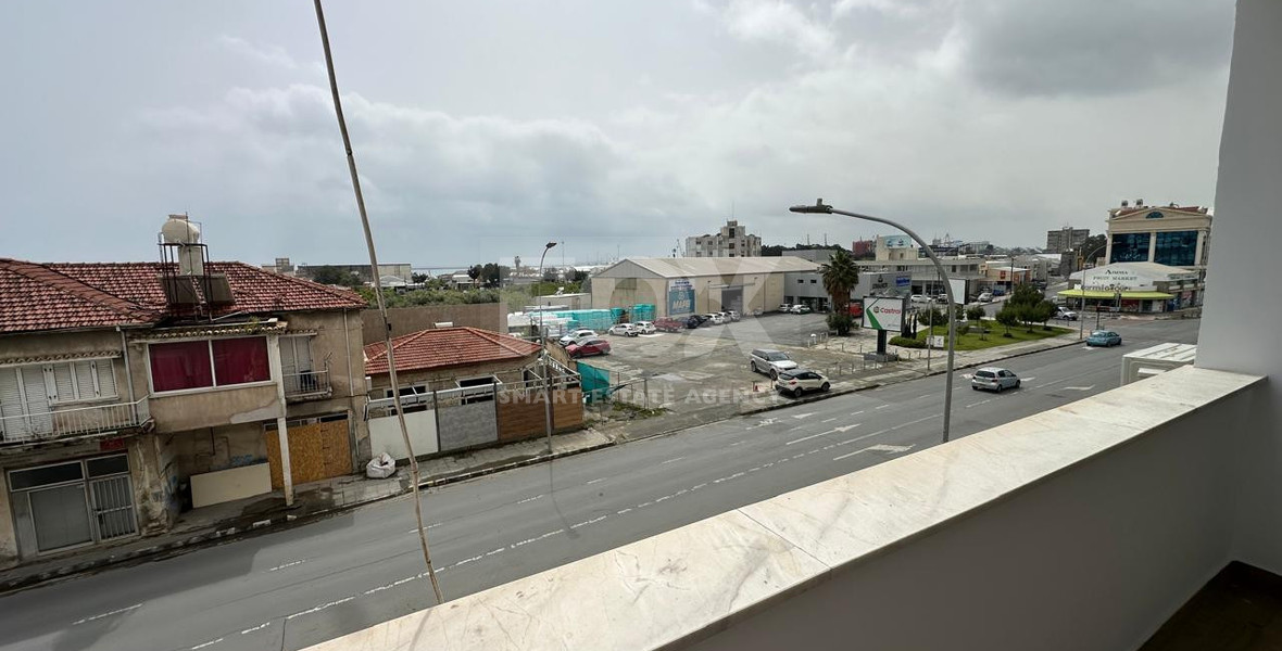 Modern Fully Renovated Open-Plan Office for Rent – Limassol, Tsiflikoudia