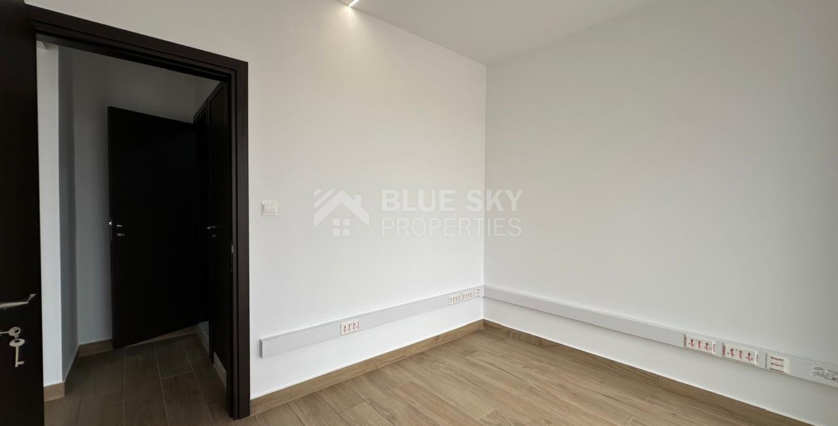 Modern Fully Renovated Open-Plan Office for Rent – Limassol, Tsiflikoudia