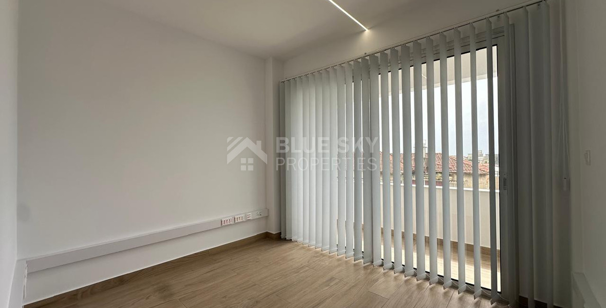 Modern Fully Renovated Open-Plan Office for Rent – Limassol, Tsiflikoudia