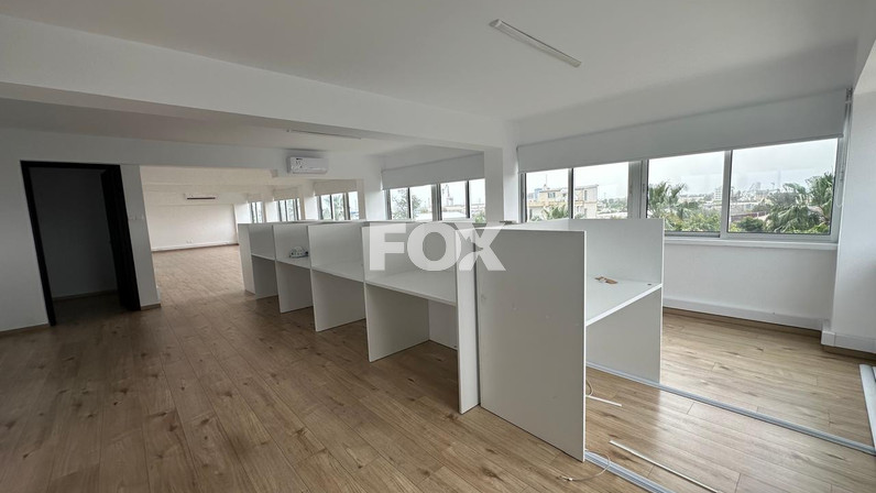 Офис 180 м² в аренду в Tsiflikoudia, Limassol, Cyprus