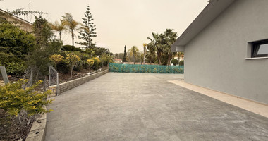 Modern Detached Bungalow with Large Plot for rent in Pyrgos